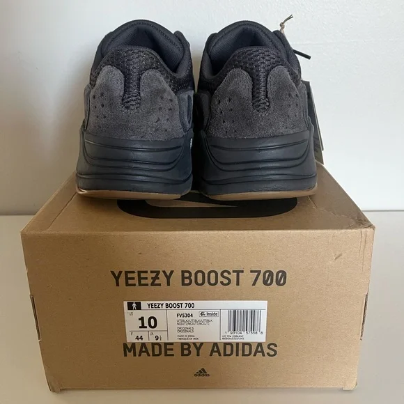 adidas gazelle silver green womens Adidas Yeezy Boost 700 "Utility Black" - FV5304